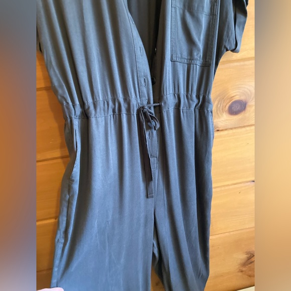 Beautiful GAP grey jumpsuit • size 4 • NWOT • never worn! EUC • tencel blend - Picture 7 of 7